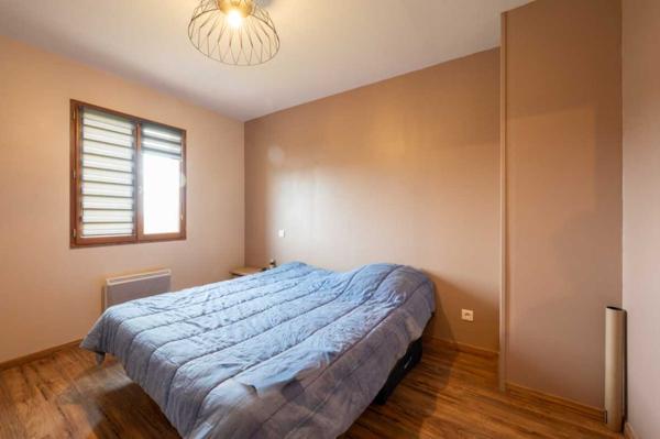 Maison contemporaine - Sarlat-la-caneda Secteur Sarlat - Grande et lumineuse Maison 5 chambres au calme sur 4177 m² avec piscine