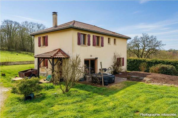 Maison contemporaine - Sarlat-la-caneda Secteur Sarlat - Grande et lumineuse Maison 5 chambres au calme sur 4177 m² avec piscine
