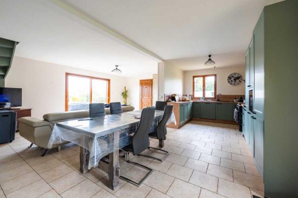 Maison contemporaine - Sarlat-la-caneda Secteur Sarlat - Grande et lumineuse Maison 5 chambres au calme sur 4177 m² avec piscine