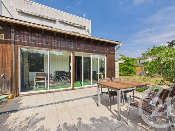 Maison à vendre  5 pièces - 110 m 2   VILLENAVE D ORNON  - 33