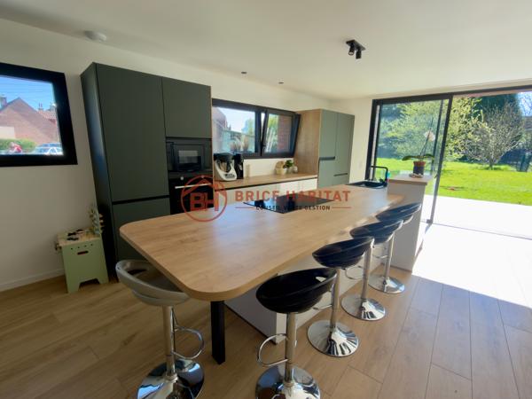 Maison 6 pièce(s) 5 chambre(s) 220 m²