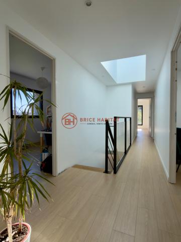 Maison 6 pièce(s) 5 chambre(s) 220 m²