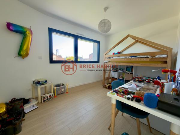 Maison 6 pièce(s) 5 chambre(s) 220 m²