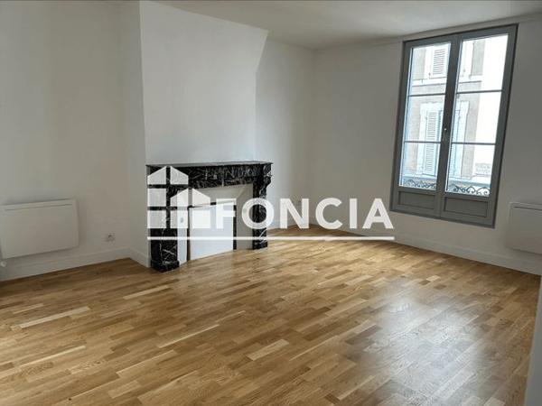 Location Appartement 3 pièces 49.25 m² - ENTREE AU 12 RUE DE LA FAUCONNERIE Orleans 45000
