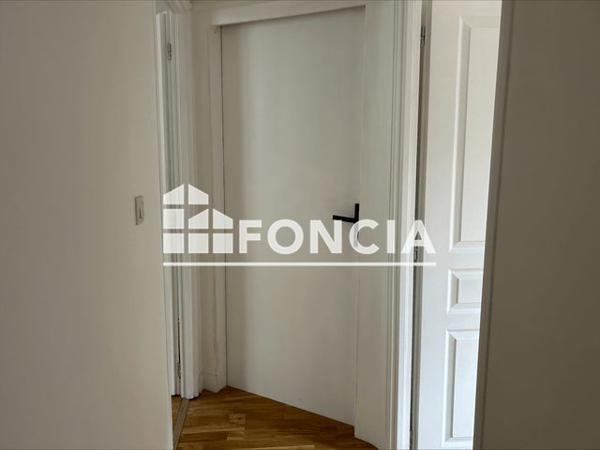 Location Appartement 3 pièces 49.25 m² - ENTREE AU 12 RUE DE LA FAUCONNERIE Orleans 45000