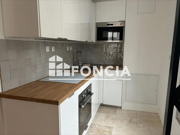 Location Appartement 3 pièces 49.25 m² - ENTREE AU 12 RUE DE LA FAUCONNERIE Orleans 45000