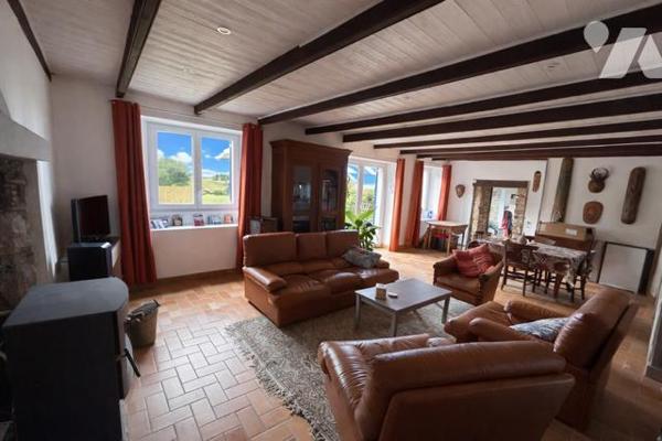 LA TRINITÉ-PLOUZANÉ - MAISON EN PIERRES - 190M² - TERRAIN 1229M² - 4CH