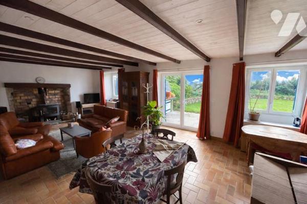 LA TRINITÉ-PLOUZANÉ - MAISON EN PIERRES - 190M² - TERRAIN 1229M² - 4CH