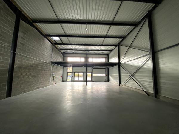 A VENDRE : Excellente visibilité Local d'activité NEUF 255 m² - route de Clisson Nantes SUD