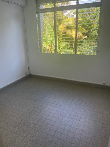 À louer à Lamentin : maison avec terrasse 4 pièces avec KEY IMMO