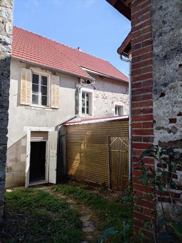 Belle maison de Bourg, idéal commerce ou chambre d’hôtes