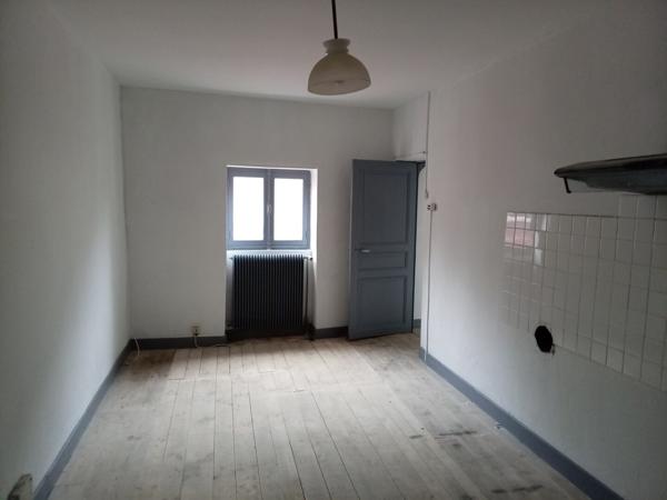 Belle maison de Bourg, idéal commerce ou chambre d’hôtes