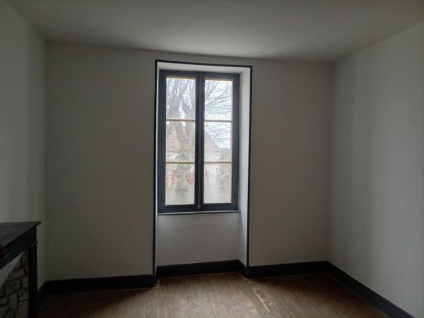 Belle maison de Bourg, idéal commerce ou chambre d’hôtes