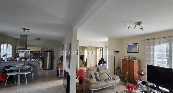 Maison de plain pied, 5 pièces, à vendre sur la commune de CESTAS. (33)