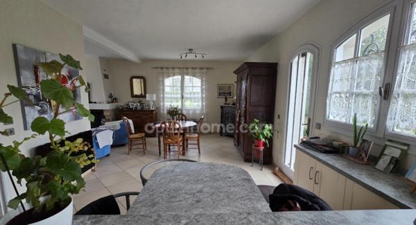 Maison de plain pied, 5 pièces, à vendre sur la commune de CESTAS. (33)