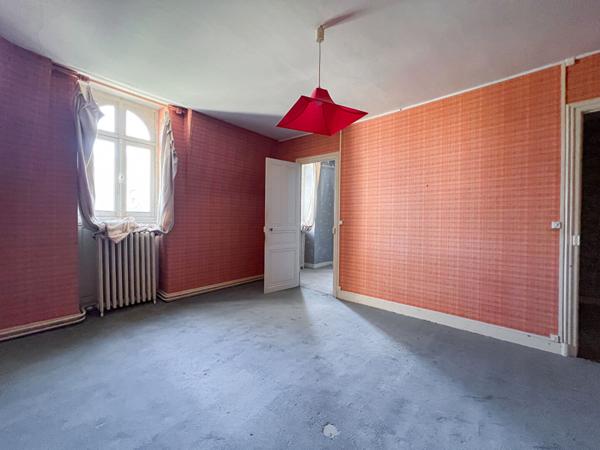 Hôtel particulier à rénover de 220m2 avec garage boxé? Avenue Jeanne d'Arc, Angers