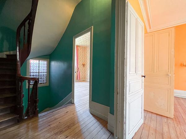 Hôtel particulier à rénover de 220m2 avec garage boxé? Avenue Jeanne d'Arc, Angers