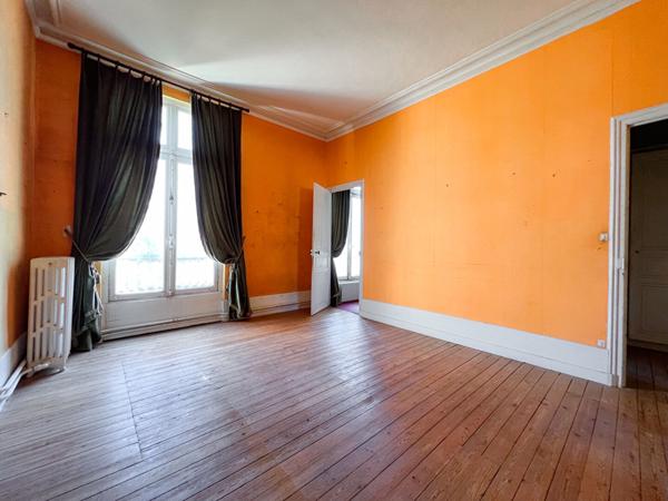 Hôtel particulier à rénover de 220m2 avec garage boxé? Avenue Jeanne d'Arc, Angers