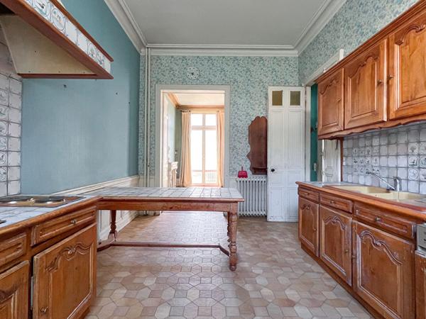 Hôtel particulier à rénover de 220m2 avec garage boxé? Avenue Jeanne d'Arc, Angers