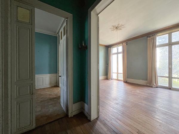 Hôtel particulier à rénover de 220m2 avec garage boxé? Avenue Jeanne d'Arc, Angers