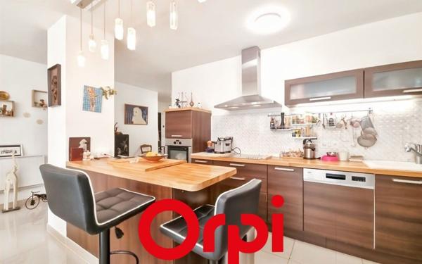 Appartement à vendre    2 pièces • 85,40 m2 Bandol