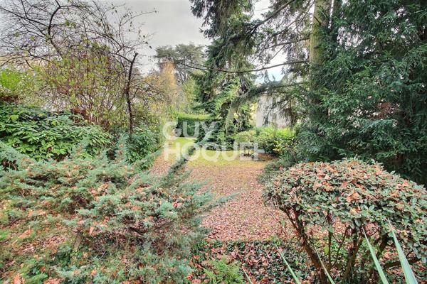 Chaville RD magnifique Terrain constructible de 330 m2