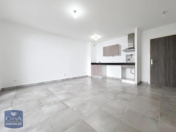 Appartement à louer 2 pièces 40.6m² Nîmes (30000)