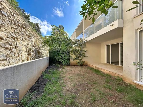 Appartement à louer 2 pièces 40.6m² Nîmes (30000)