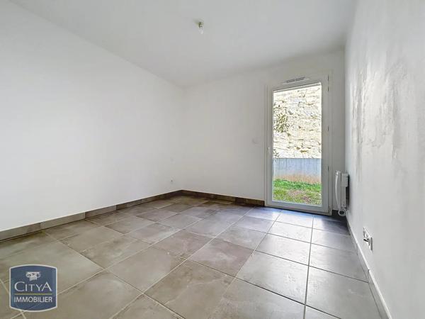 Appartement à louer 2 pièces 40.6m² Nîmes (30000)
