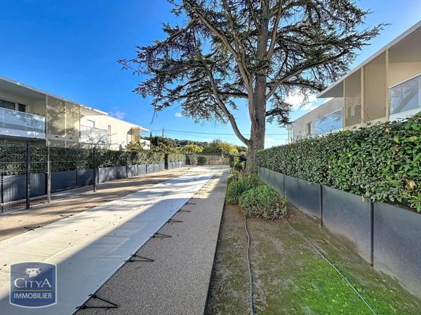 Appartement à louer 2 pièces 40.6m² Nîmes (30000)