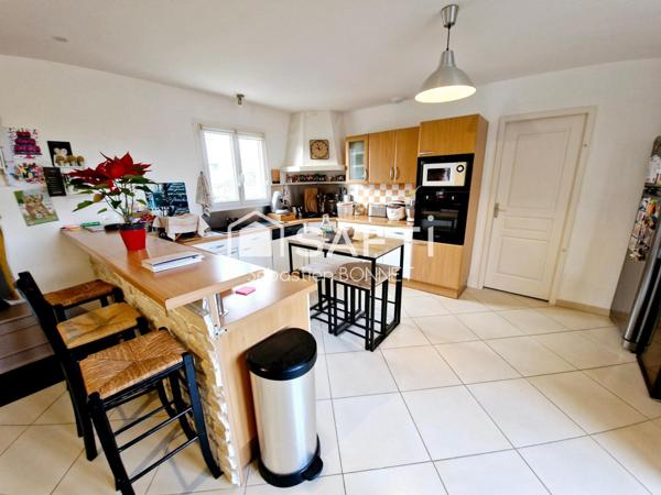 Propriété 5 chambres et bureau sur 1 hectare