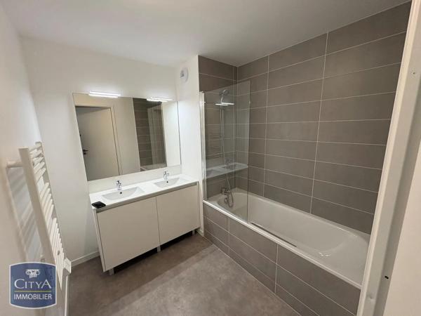 Appartement à louer 3 pièces 62.62m² Ambérieu-en-Bugey (01500)