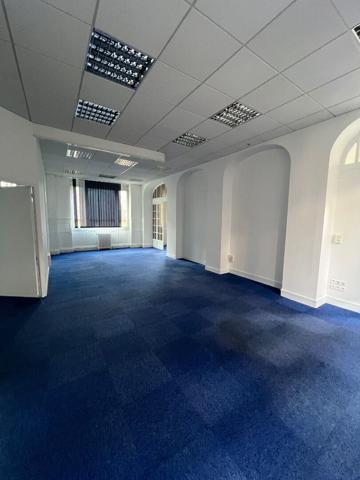 Laval centre ville bureaux125 m2