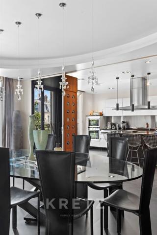 Appartement de réception contemporain avec vue imprenable sur Saint-Augustin