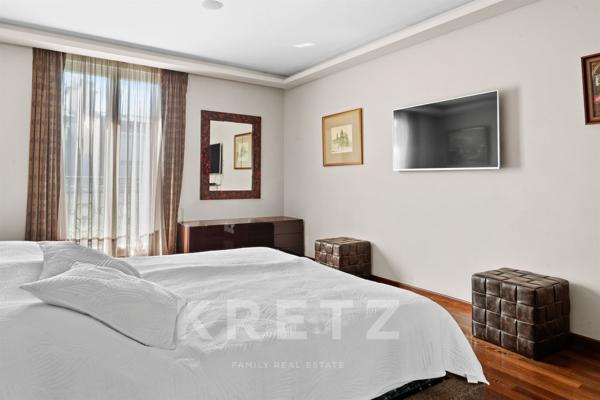 Appartement de réception contemporain avec vue imprenable sur Saint-Augustin