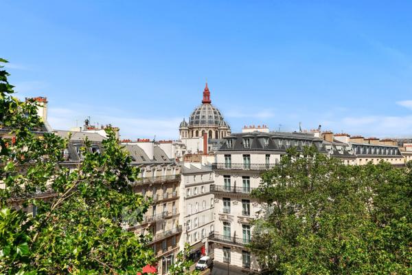 Appartement de réception contemporain avec vue imprenable sur Saint-Augustin