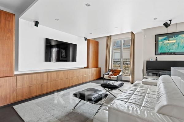 Appartement de réception contemporain avec vue imprenable sur Saint-Augustin