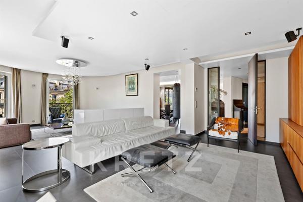 Appartement de réception contemporain avec vue imprenable sur Saint-Augustin