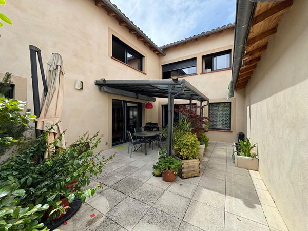 LISLE SUR TARN . APPARTEMENT DE +/-143 M²