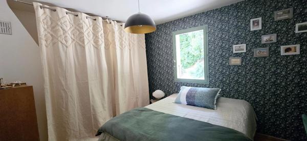 Lauris (84360) -Villa avec dépendance sur jardin arboré