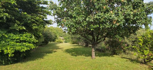 Lauris (84360) -Villa avec dépendance sur jardin arboré