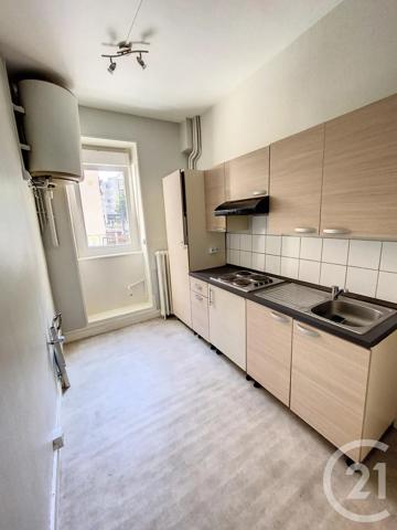 Immeuble à vendre  151,11 m 2   CLERMONT FERRAND  - 63