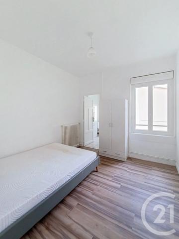 Immeuble à vendre  151,11 m 2   CLERMONT FERRAND  - 63