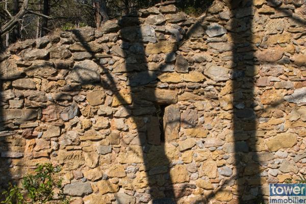 Fabrezan-Terrain 4 ha non constructible en Zone Naturelle