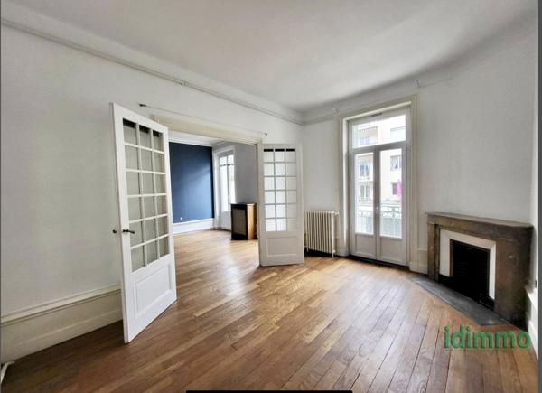 Magnifique appartement au deuxième étage avec un locataire en place, pour investisseur en plein centre ville  Annonay (07100)