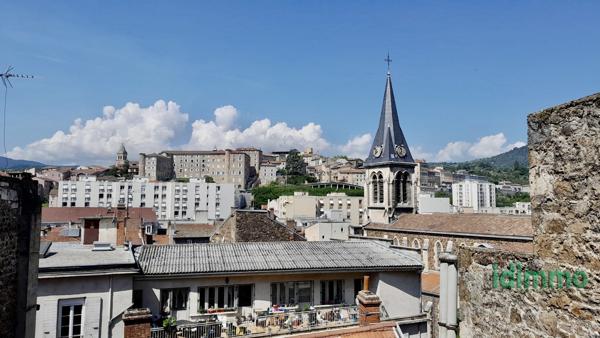 Magnifique appartement au deuxième étage avec un locataire en place, pour investisseur en plein centre ville  Annonay (07100)
