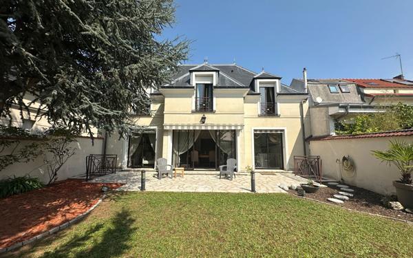 Maison à vendre    5 pièces • 155,46 m2 Saint-Maur-des-Fossés