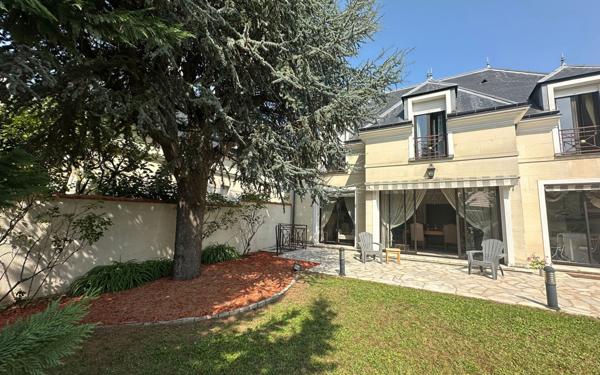 Maison à vendre    5 pièces • 155,46 m2 Saint-Maur-des-Fossés