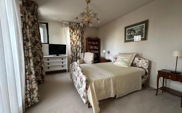 Maison à vendre    5 pièces • 155,46 m2 Saint-Maur-des-Fossés