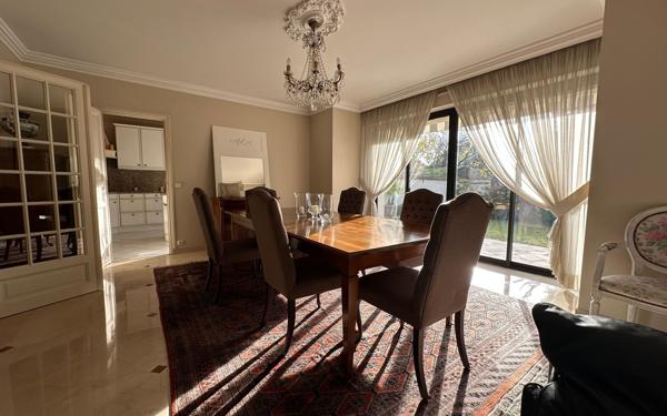 Maison à vendre    5 pièces • 155,46 m2 Saint-Maur-des-Fossés